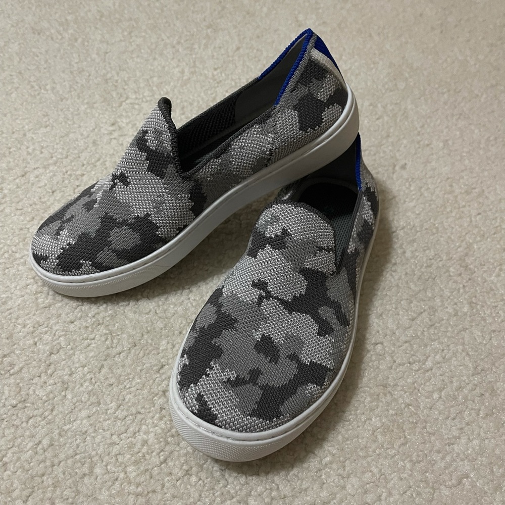 Rothys youth size 3
